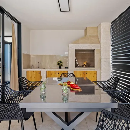 Sunset - Nature And Private Pool By 22estates